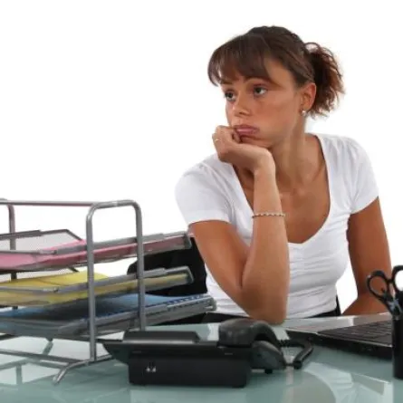 الملل من الدوام.. تكاسل أم نمط حياة؟