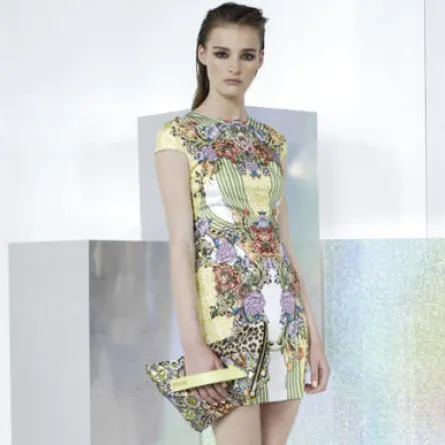 Just Cavalli  يظهر الجانب الناعم في آخر مجموعاته