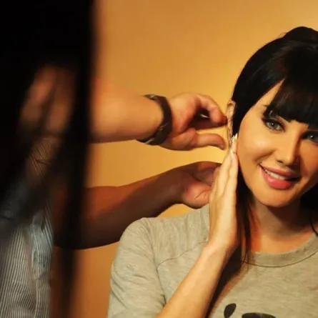 جيني إسبر تكشف للمرة الأولى: "تربيّت في جمعيّة خيريّة"