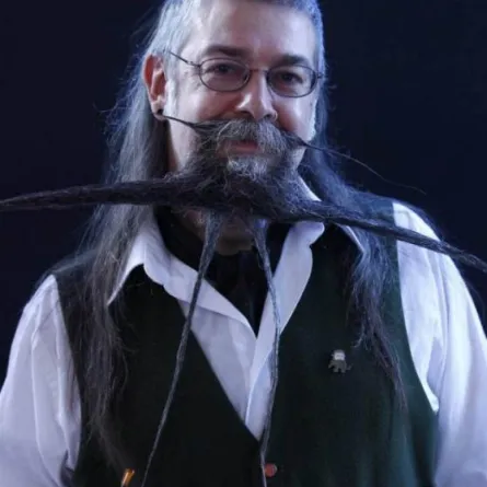 مهرجان الشوارب يعود من جديد