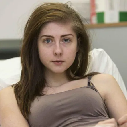 مراهقة تتحول لحامل بعد كل وجبة طعام