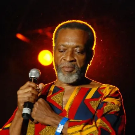 وفاة نجم الريغي Junior Murvin