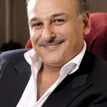 بسبب تنصّله من مستشارته الإعلامية جمال سليمان متهم بقلّة الوفاء