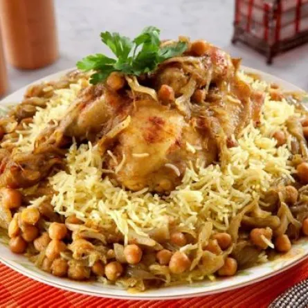 كبسة الدجاج مع الحمص من مطبخ منال العالم