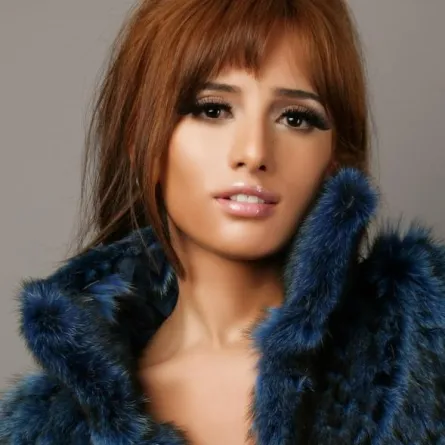 تيم حسن يخرج زينة من أزمتها مع عز