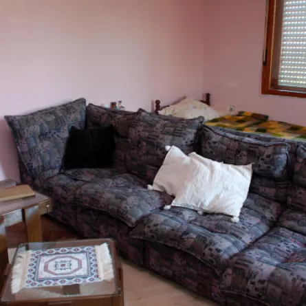 العثور على مسن مسجون في حجرة منذ نصف قرن