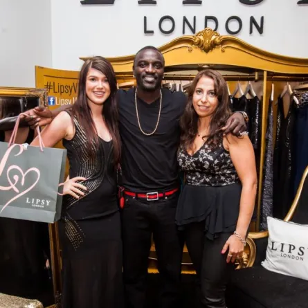 أليسا وMaradona في عالم فيراري أبوظبي