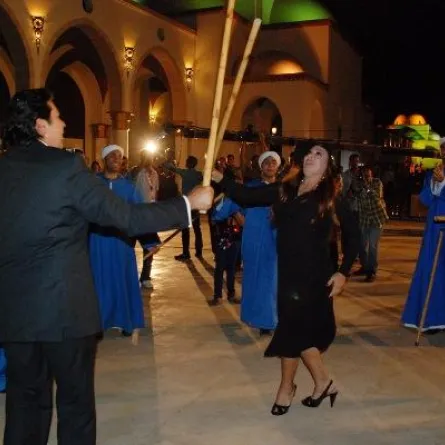 هاني رمزي يرقص مع فيفي عبده في ختام مهرجان الغردقة