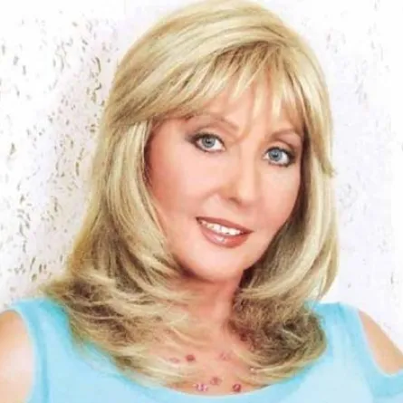 نادية الجندي:أعيش قصة حب قد تكلل بالزواج