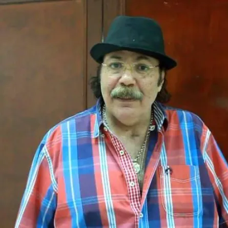 طلعت زكريا نافيا شائعة إصابته بأزمة قلبية:كل يوم هتموتوني!؟