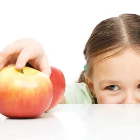 الفيتامينات والمعادن المفيدة للأطفال ومصادرها