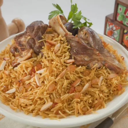 كبسة اللحم بالموزات:طبقكِ الرئيسي للغداء