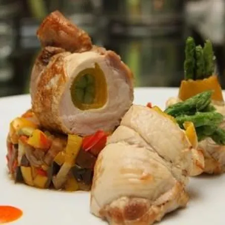 كيف تحشين الدجاج بالهليون وصلصة البرتقال؟