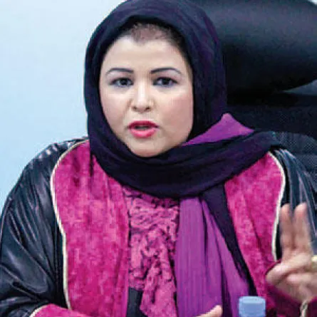 سعودية تصمم ثوبًا بمواصفات عالمية للمكفوفين