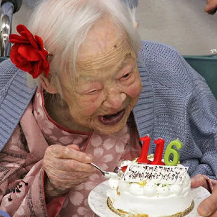 أكبر معمرة في العالم تحتفل بعيد ميلادها الـ 116