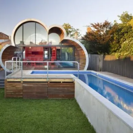 "منزل السحاب" يحتلّ الأرض!