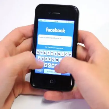 قريباً هاتف ذكي من "فيس بوك"