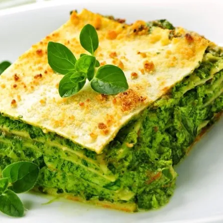 لازانيا بصلصة الحبق