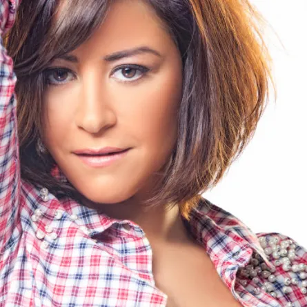 منّة شلبي:لا توجد خلافات في "نيران صديقة"
