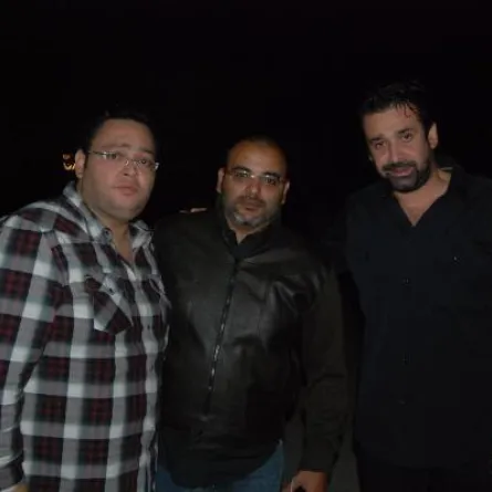 الفنانون يحرقون مفاجآتهم الفنية لتقديم واجب العزاء