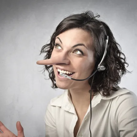 تويتر: المرأة تكذب في كل شيء!