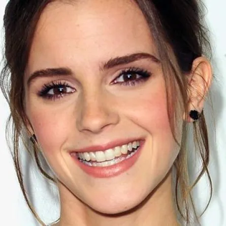 إيما واتسون تتعرّض لموقف مضحك في المطار