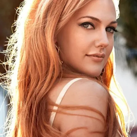 قبل أسابيع من ولادة طفلتها أوزيرلي تعترف:أنا خائفة