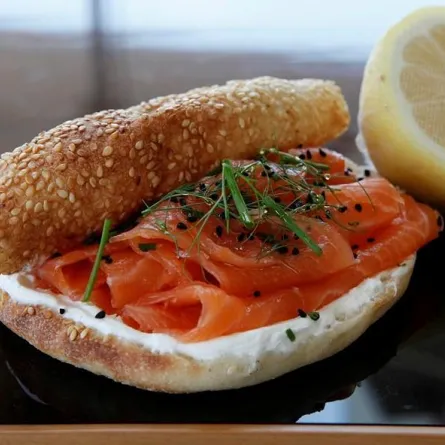 طريقة عمل كعكة السلمون