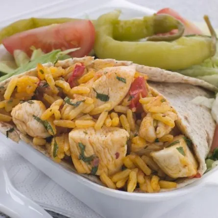 "فاهيتا" الدجاج مع الأرز المكسيكي