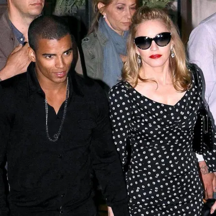 Madonna تدرس القرآن وتبني مدارس في دول إسلامية