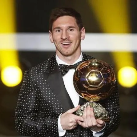 ميسي أفضل لاعب في العالم للمرة الرابعة