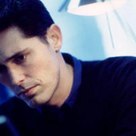 التقليل من الحركات العصبية أسرع طرق علاج التوتر