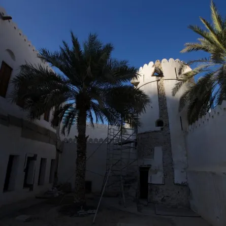 ترميم قصر الحصن