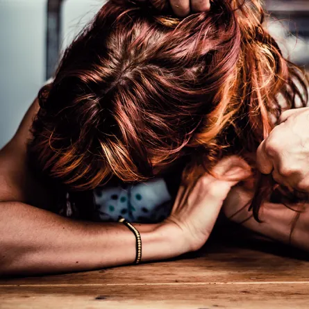 أنهى حياتها بسبب الشكوك!