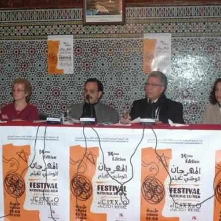 "نساء بدون هوية" وثائقي يحاكي حياة بنات الهوى