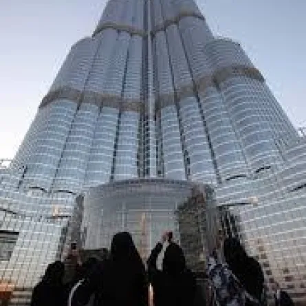 برج خليفة يجذب 1.87 مليون زائر