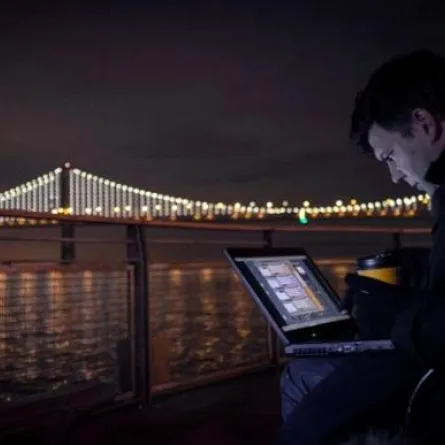 أكبر لوحة ضوئية في العالم بـ 8 ملايين دولار