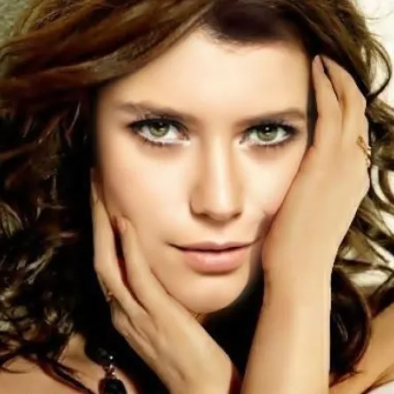 لماذا تخفي بيرين سات خاتم خطوبتها؟