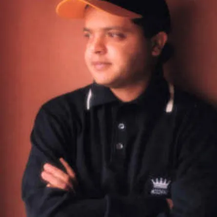 محمد هنيدي سعيد بمهرجان الضحك في المغرب