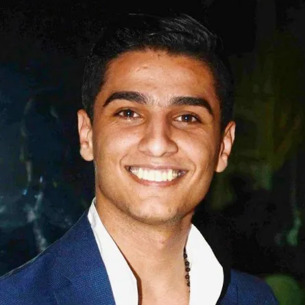 محمد عساف يخطف الأضواء خلال عشاء شركة إنتاج "السعد"