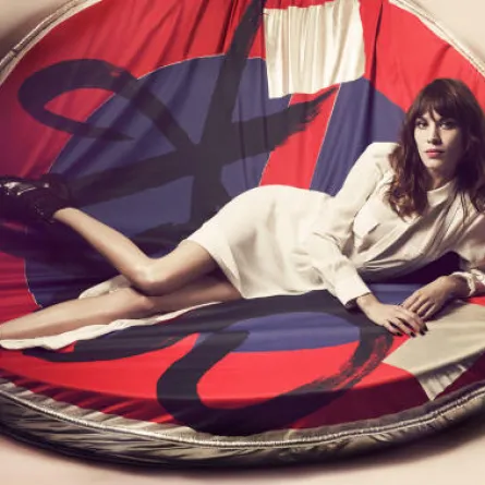 تألقي بأزياء من تصميم أيقونة الموضة اليكسا تشانغ