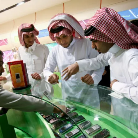 السعودية الثانية عالمياً في استخدام الهواتف الذكيَّة