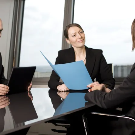 5 أسئلة لا يجب عليك أبدا أن تسأليها خلال مقابلة العمل