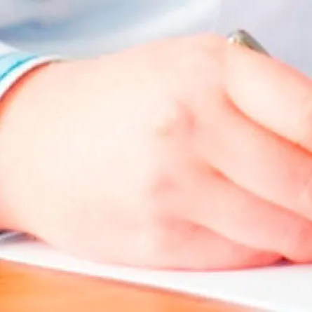 مبتعثة سعودية تحصل على جائزة أفضل ماجستير