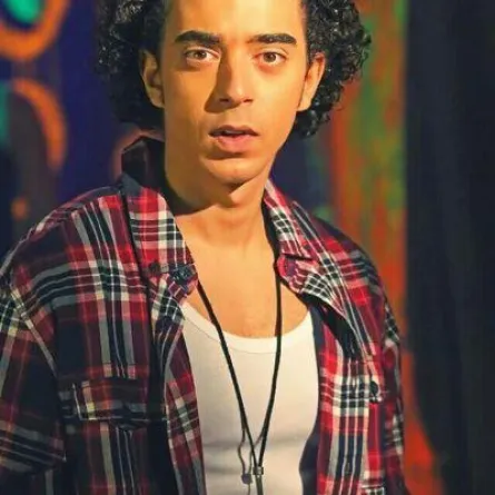 نجل مدحت صالح على خطى والده