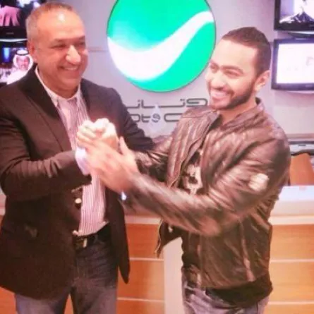 تامر حسني يتحدى عمرو دياب وينافسه في بيته "روتانا"!