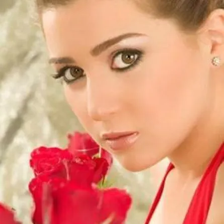 مي عزالدين تغني تتر مسلسلها