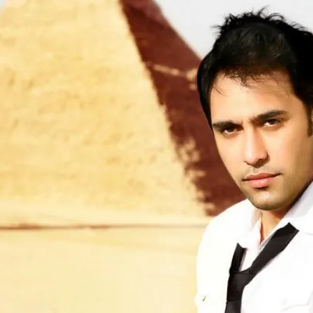 عمرو مصطفى يتنازل عن مقاضاة شيرين