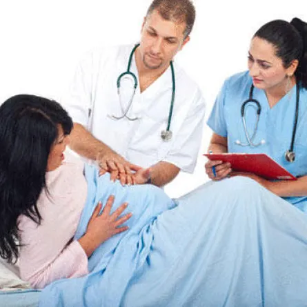 حامل ولَّدت نفسها فاختنق الطِّفل بالحبل السريّ!