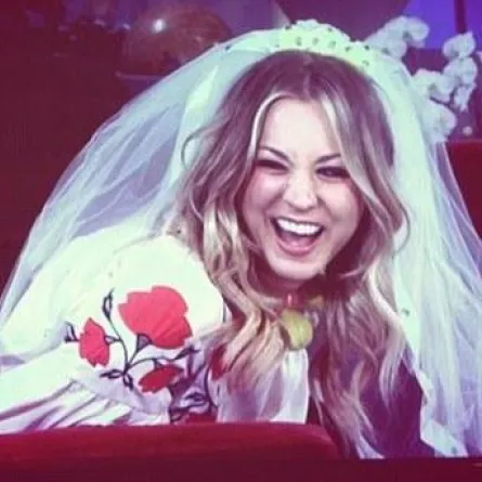 Kaley Cuoco عروس مزيّفة في برنامج تلفزيوني